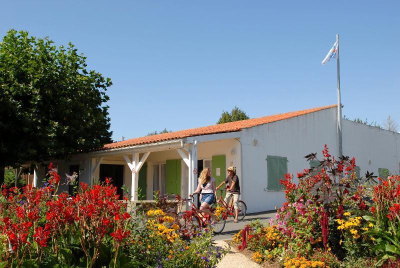 Azureva Fouras Aparthotel Exterior photo