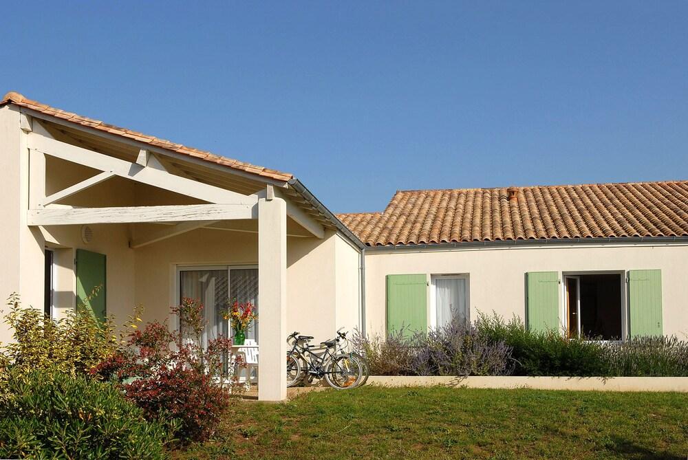 Azureva Fouras Aparthotel Exterior photo