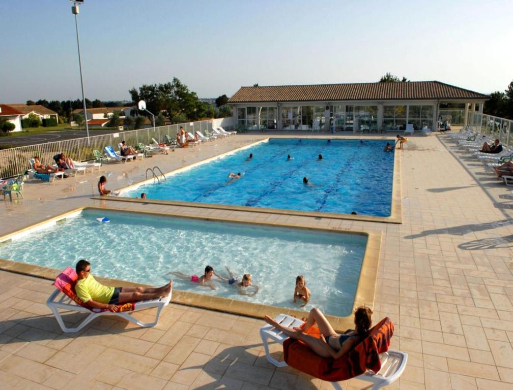 Azureva Fouras Aparthotel Exterior photo