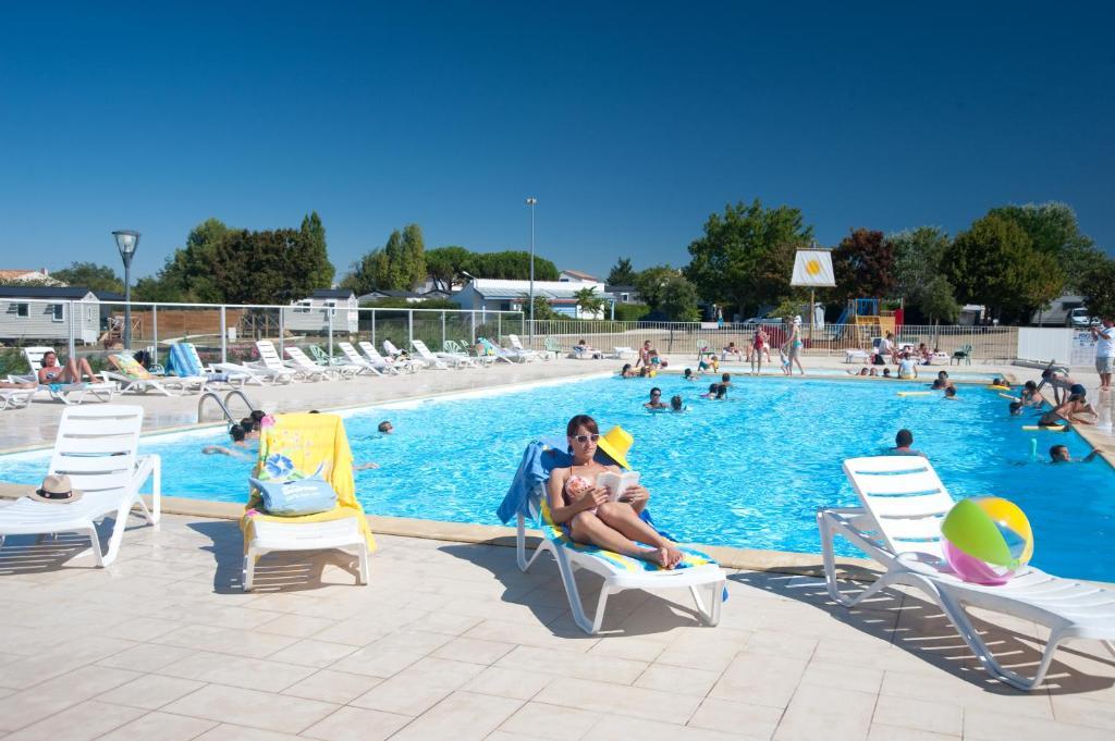 Azureva Fouras Aparthotel Exterior photo